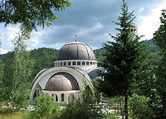 Катедрален храм "Свети Висарион Смоленски"