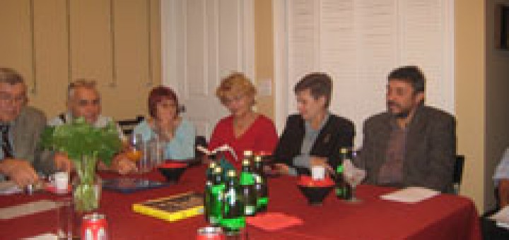 Среща на български литератори, художници, музиканти в LadyBug Book Café