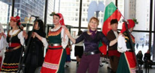 Едно българско хоро, което се води от нашия сънародник Стоян - строителят на петнадесетина от чикагските небостъргачи