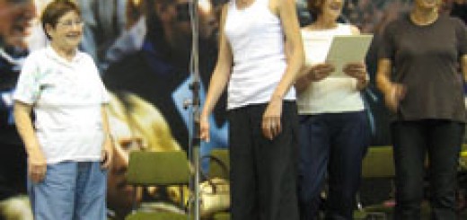 Фани Шаханова по време на своя 80-годишен юбилей в София с нейните волейболистки Емилия Пашова, дъщеря й Елена Шаханова и Мая Стоева.