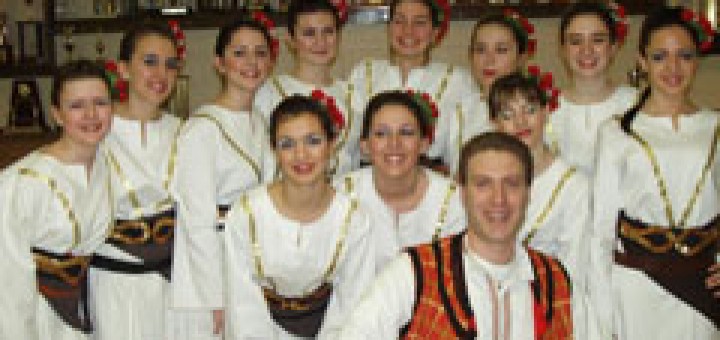 2007 г. С девойките от “Митрония” след концерт.