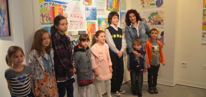 ГЛАСОВЕТЕ НА ДЕЦАТА - Интерактивна изложба на учениците от българските училища в Чикаго
